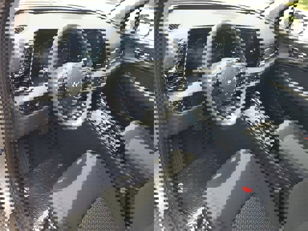 New 2025 Kia Sportage LX image 6