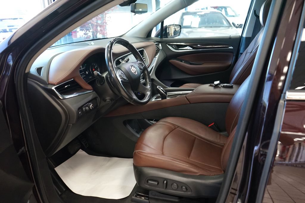 Used 2021 Buick Enclave Avenir w/ Avenir Technology Package AWD/4WD image 29