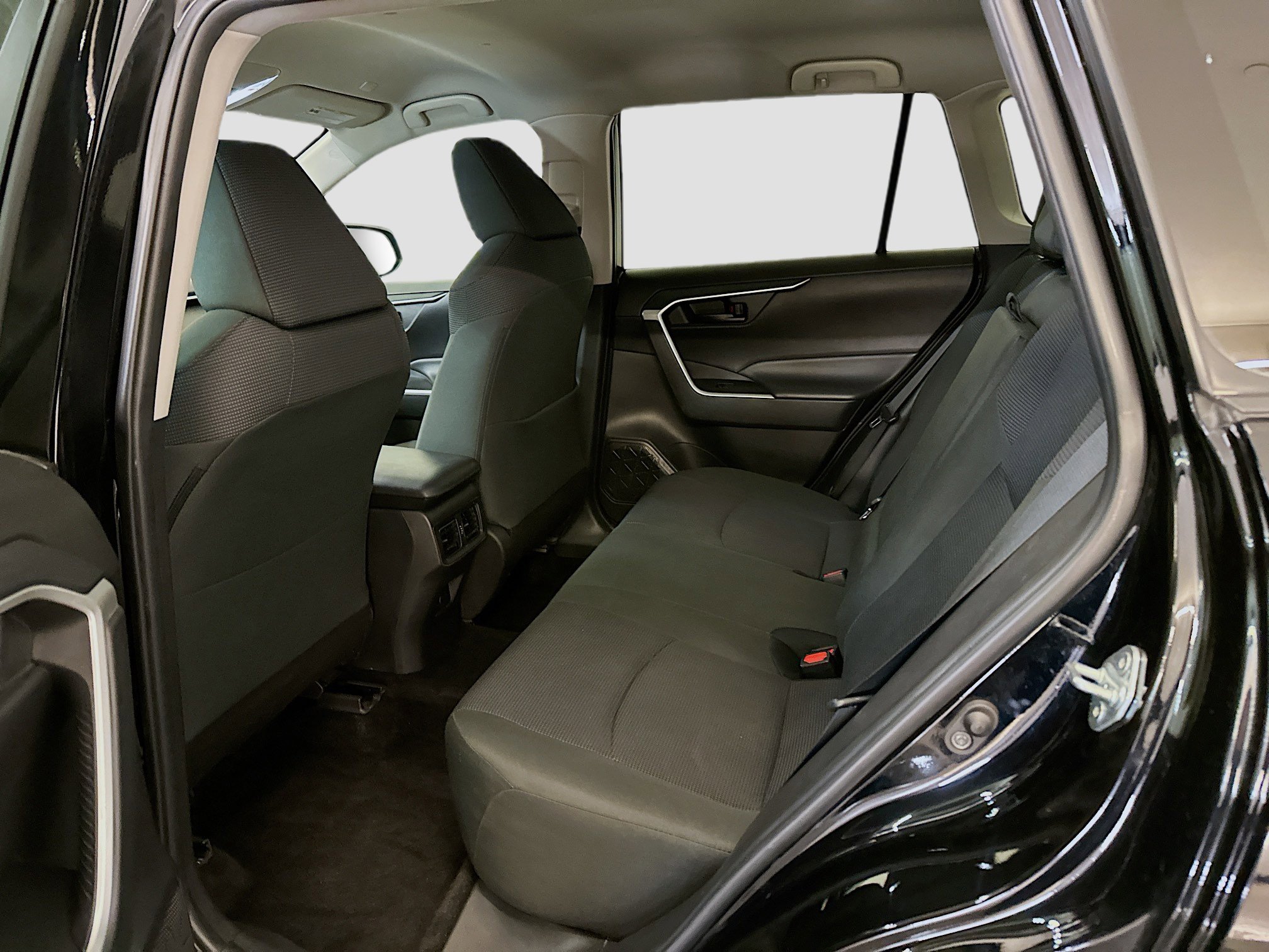 Used 2024 Toyota RAV4 LE image 29