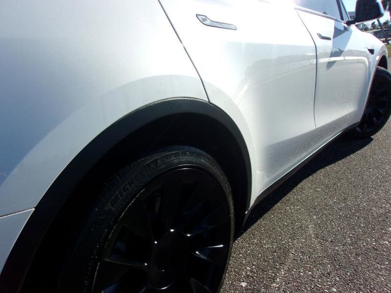 Used 2021 Tesla Model Y Long Range image 10