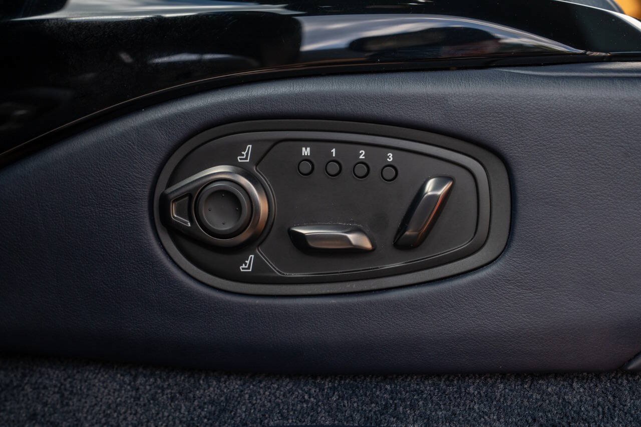 Used 2020 Aston Martin V8 Vantage Coupe RWD image 35