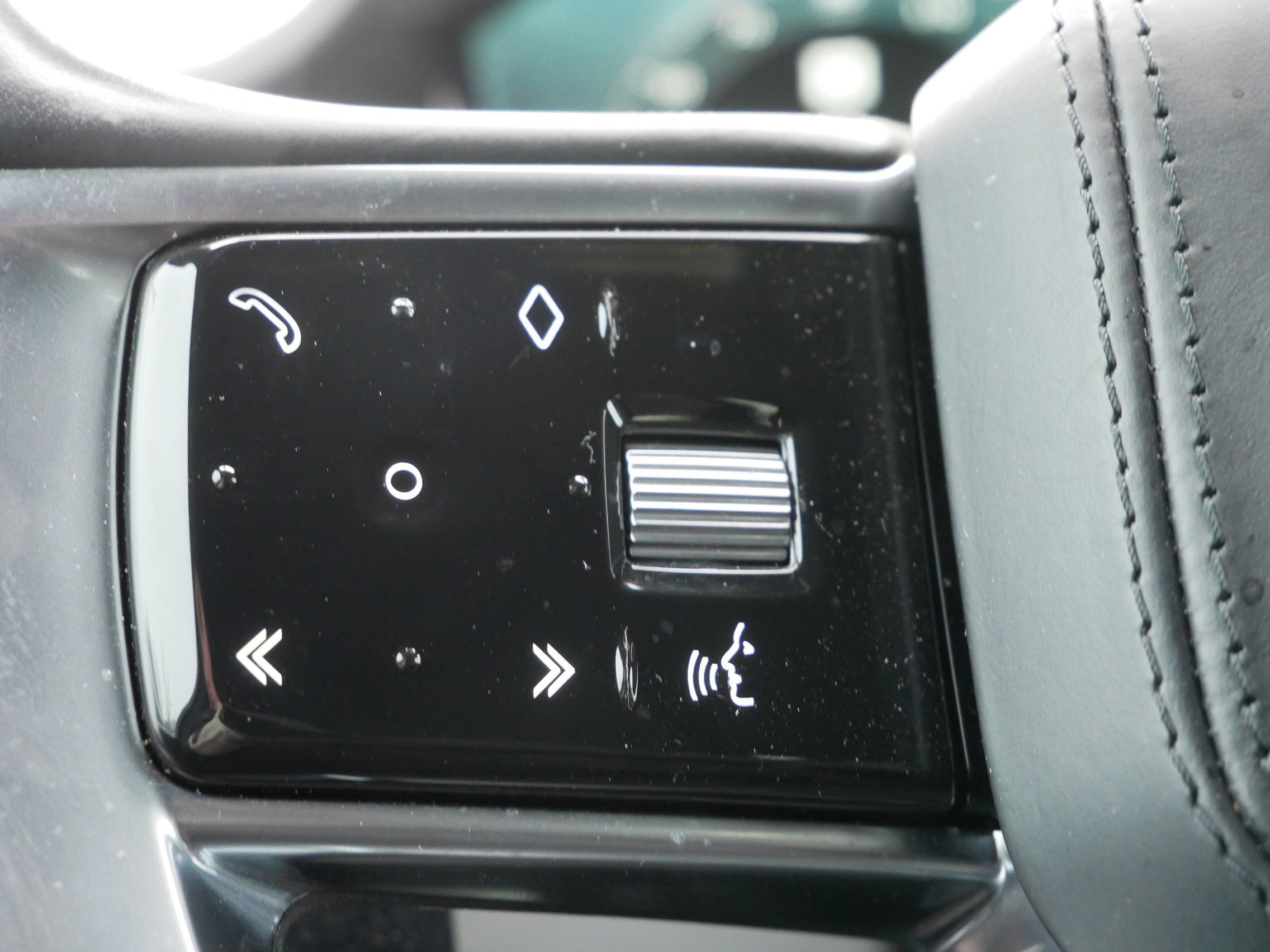 Used 2023 Land Rover Range Rover SE image 10