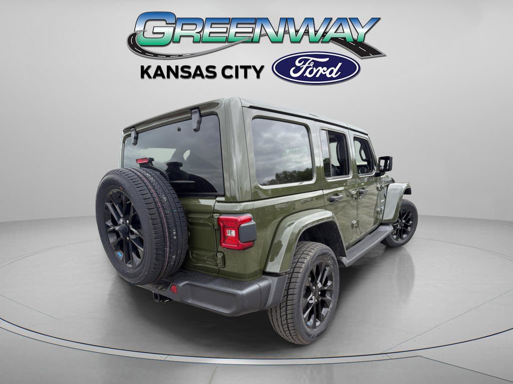 Used 2023 Jeep Wrangler Unlimited Sahara w/ Cold Weather Group AWD/4WD image 8