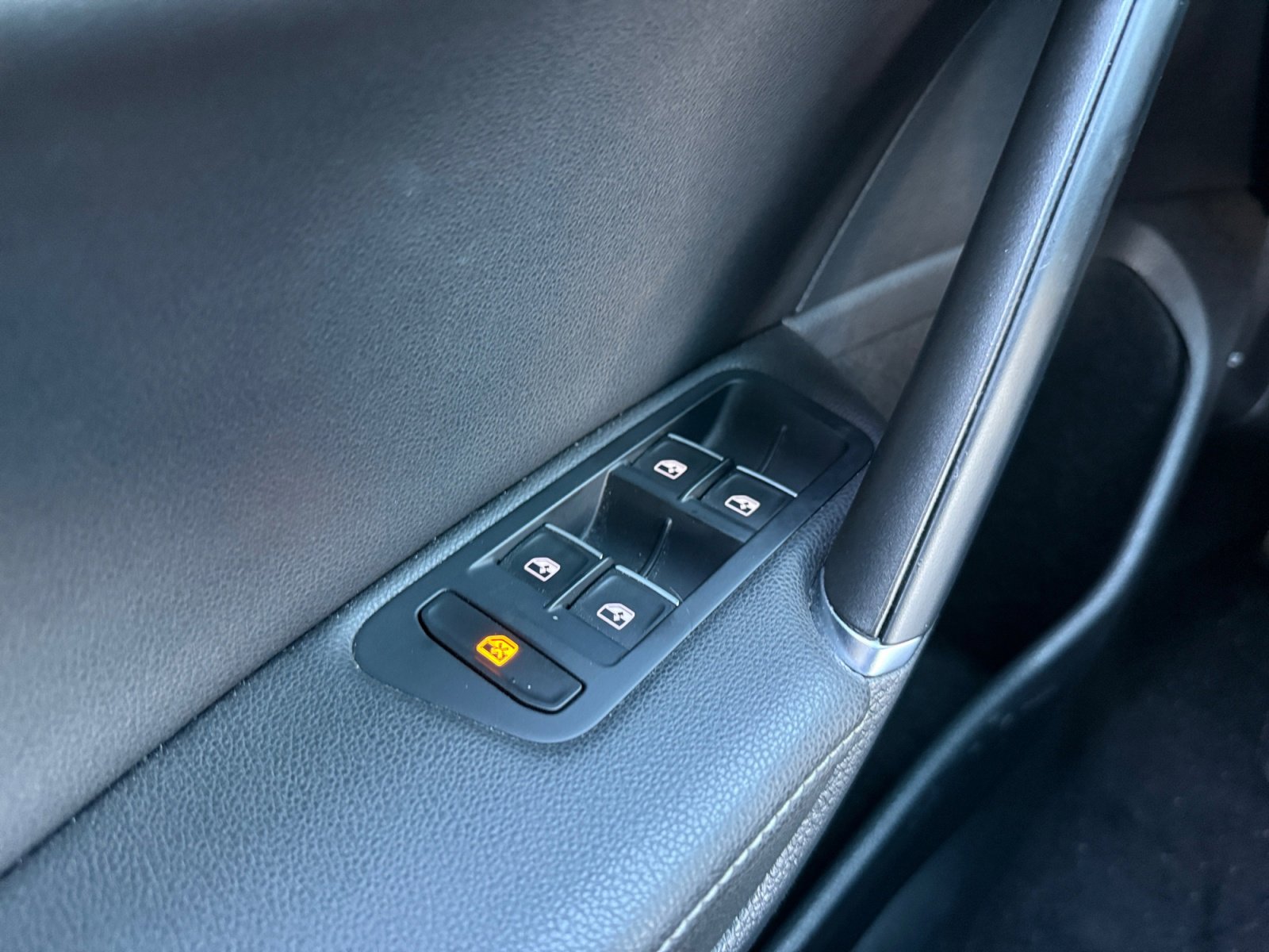 Used 2019 Volkswagen Golf R 4-Door image 17