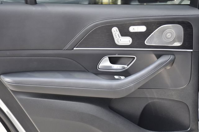 Used 2025 Mercedes-Benz GLS 63 AMG 4MATIC image 27
