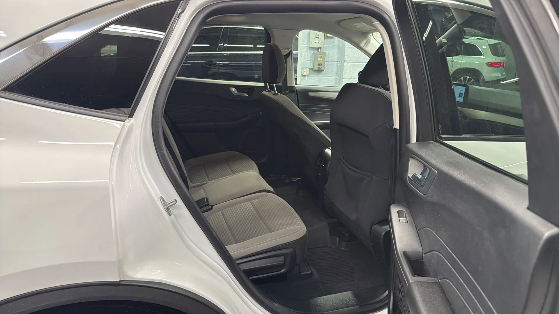 Used 2021 Ford Escape SE w/ Cold Weather Package AWD/4WD image 22