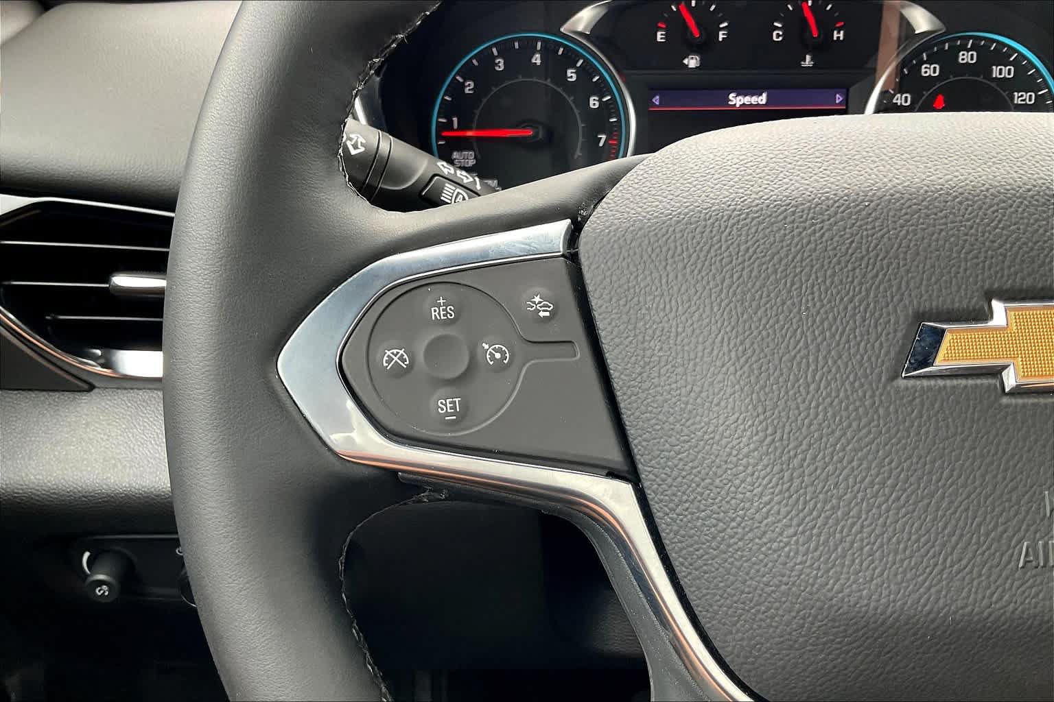 Used 2023 Chevrolet Traverse LT FWD image 18
