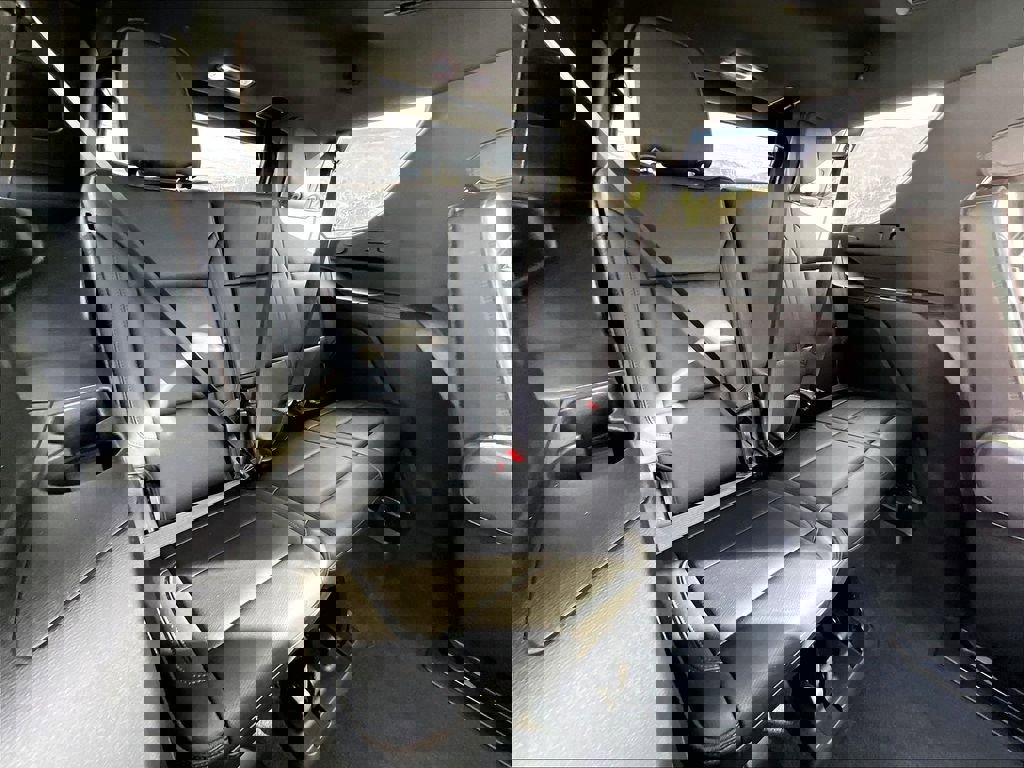 Used 2021 Chevrolet Tahoe High Country w/ Premium Package image 16