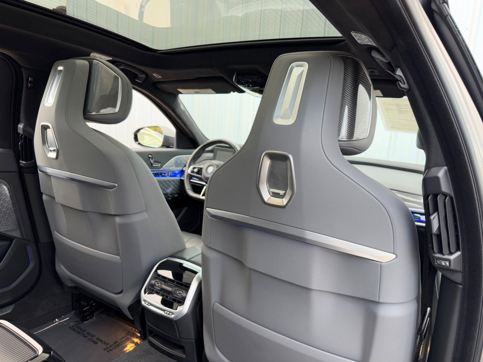 Used 2023 BMW i7 xDrive60 image 48