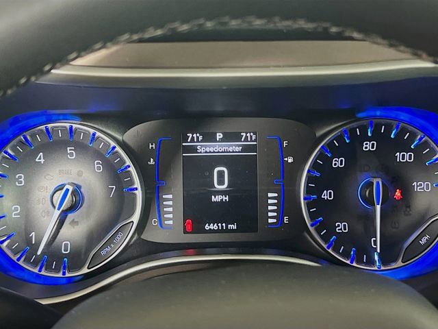 Used 2022 Chrysler Voyager LX image 11