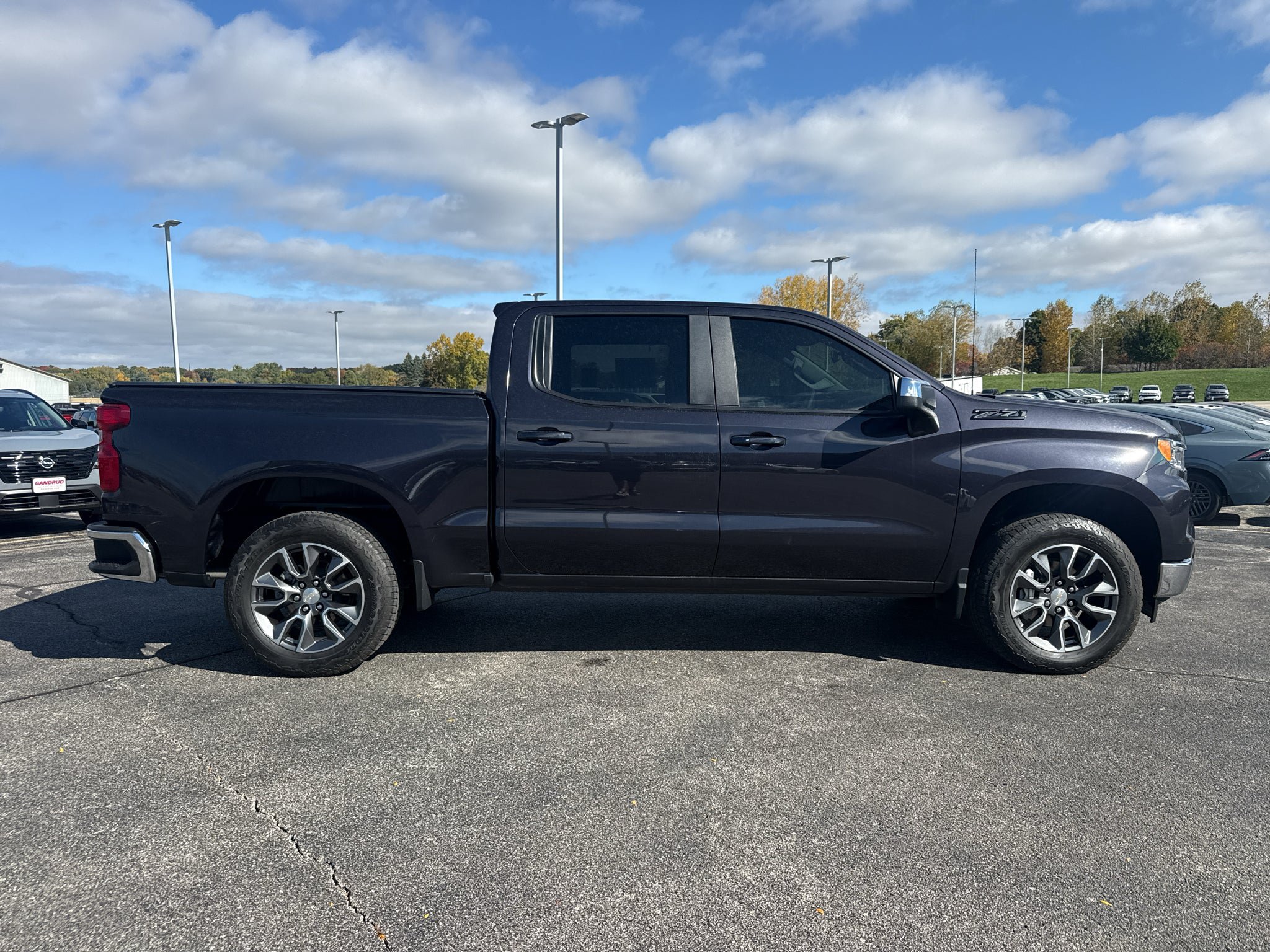 Certified 2023 Chevrolet Silverado 1500 LT w/ Z71 Off-Road Package AWD/4WD image 4