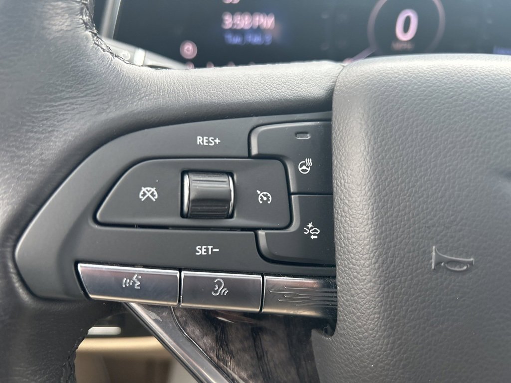 Used 2021 Cadillac Escalade Premium Luxury w/ Performance Package image 39