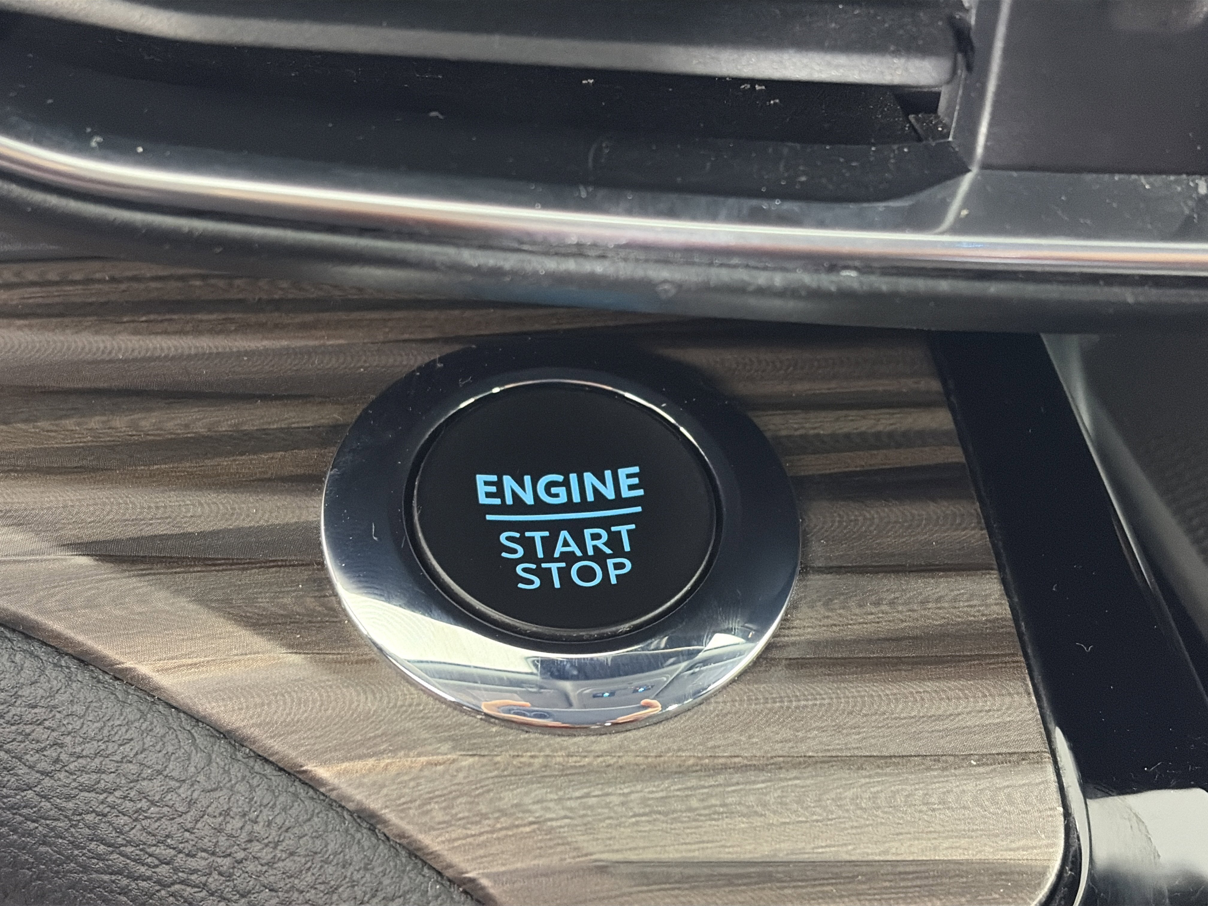 Used 2022 Ford Explorer Limited image 31