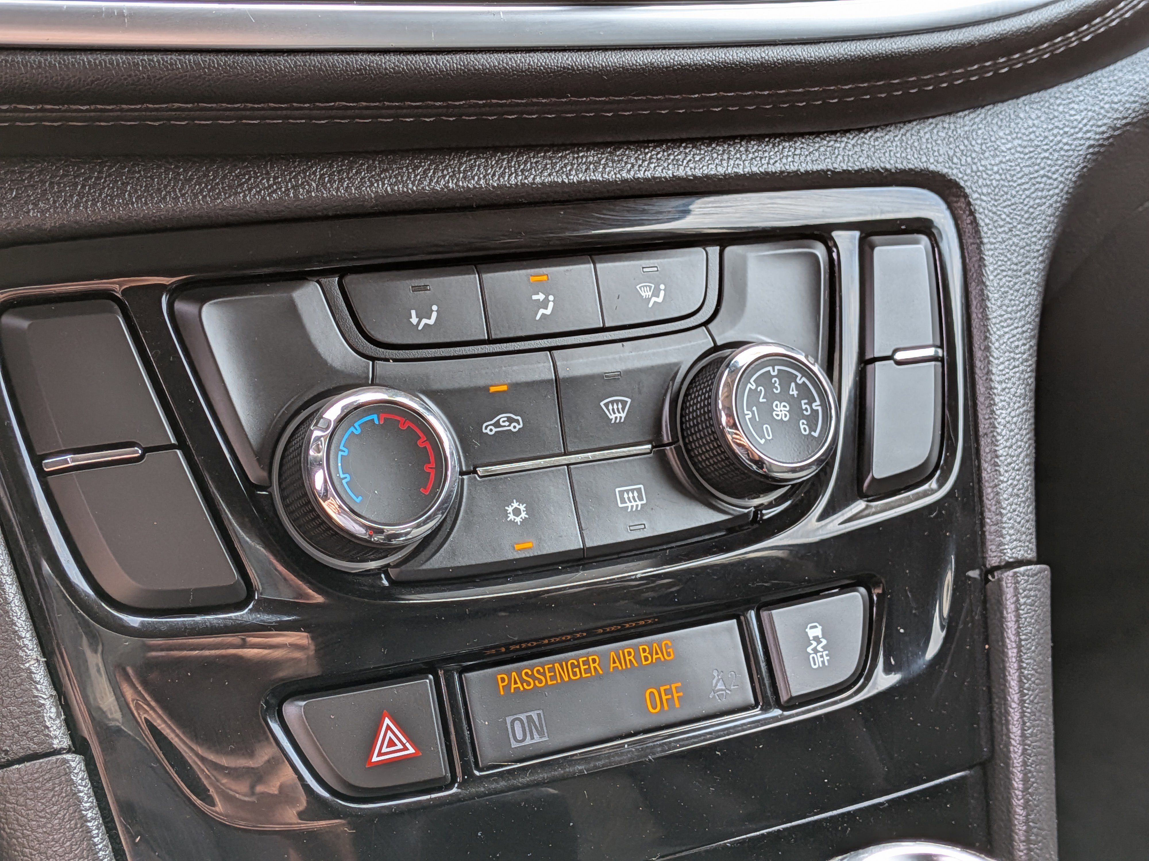 Used 2017 Buick Encore Preferred image 29