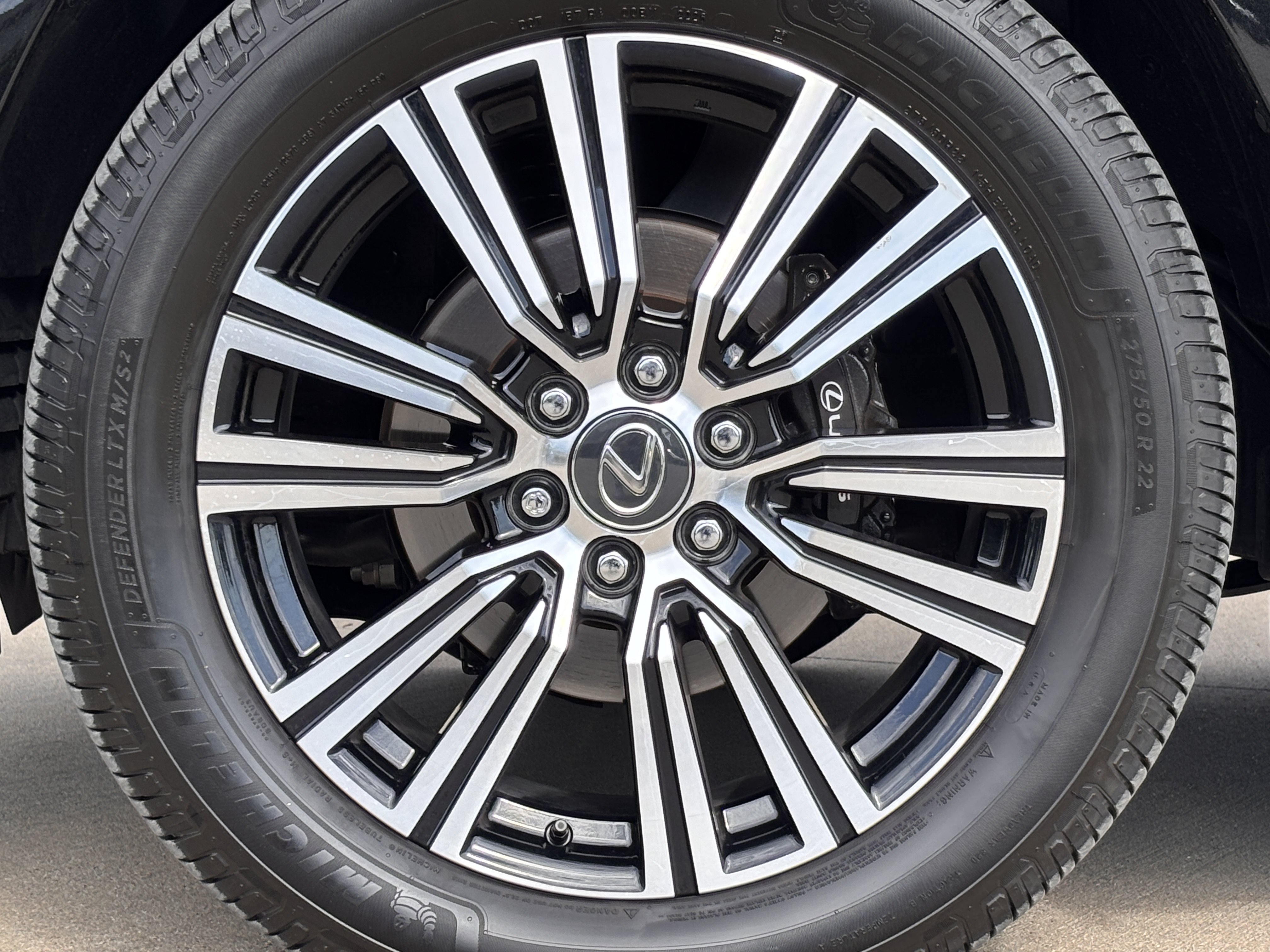 Certified 2026 Lexus LX 600 4WD w/ Accessory Package (Z1) image 40