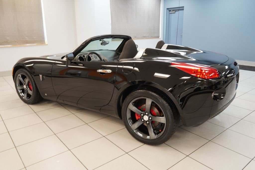 Used 2007 Pontiac Solstice Convertible RWD image 7