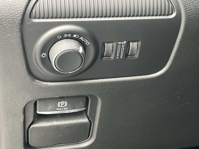 New 2026 Jeep Grand Wagoneer Summit w/ Premium Group III image 25