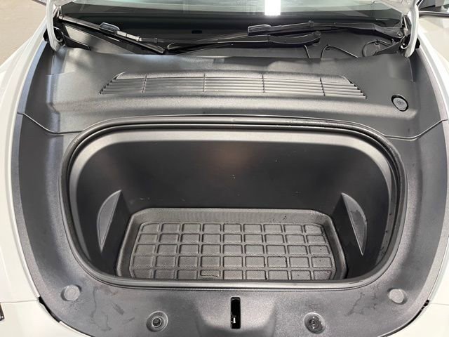 Used 2023 Tesla Model Y Long Range image 27