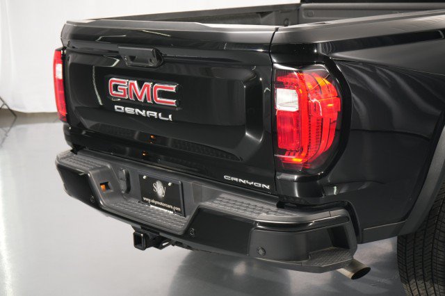 Used 2024 GMC Canyon Denali AWD/4WD image 11