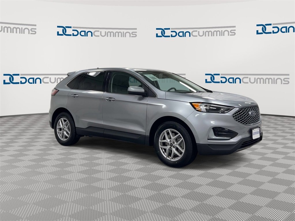 Used 2023 Ford Edge SEL image 2