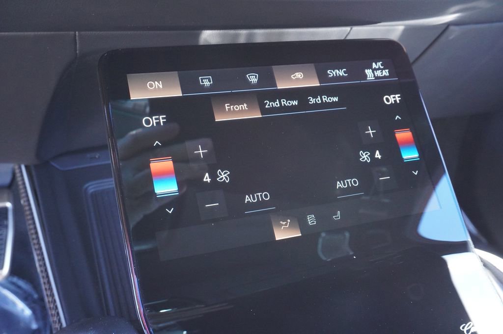 New 2026 Cadillac Vistiq Luxury AWD/4WD image 20