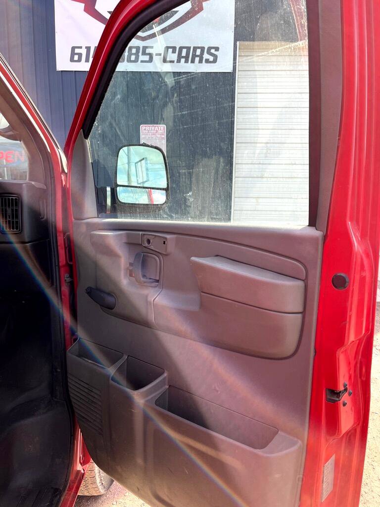 Used 2009 Chevrolet Express 2500 Extended image 14