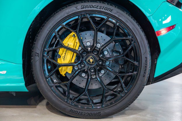 Used 2024 Lamborghini Huracan Tecnica image 37