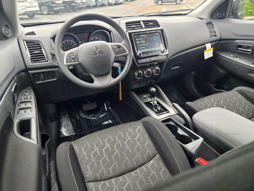 New 2027 Mitsubishi Outlander Sport ES AWD/4WD image 13