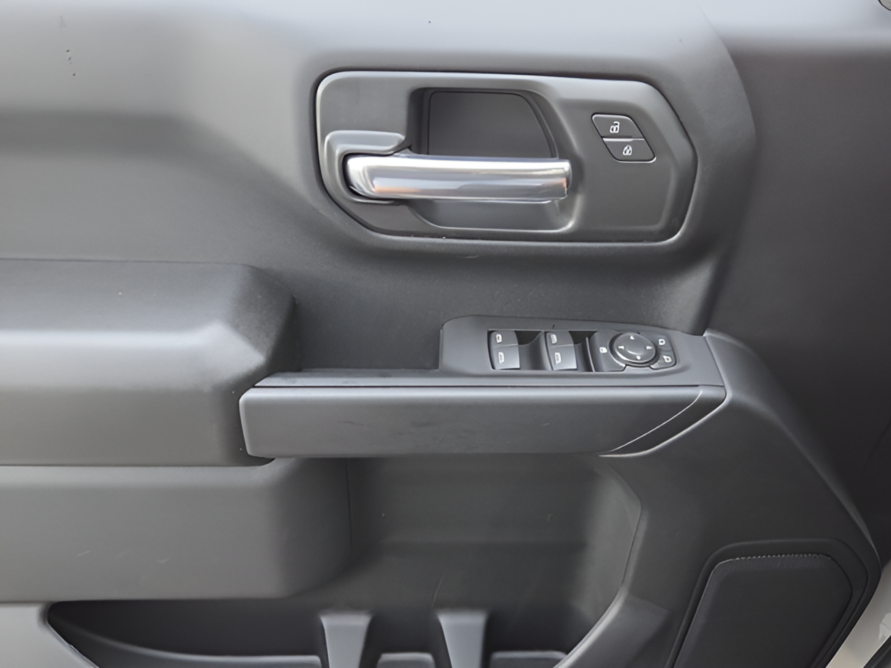 New 2026 Chevrolet Silverado 1500 Custom AWD/4WD image 32