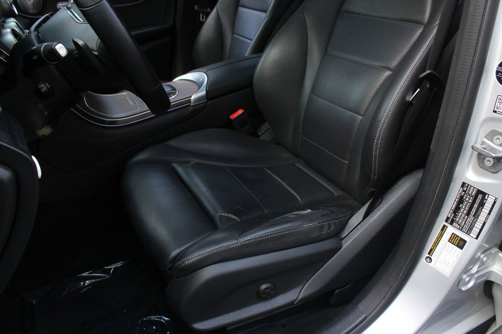Used 2020 Mercedes-Benz GLC 300 4MATIC w/ Multimedia Package image 18