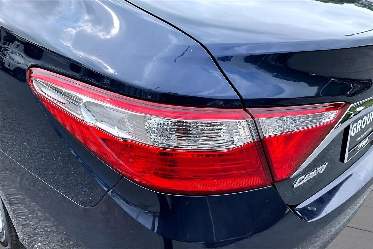 Used 2017 Toyota Camry XLE w/ Moonroof Package FWD image 29