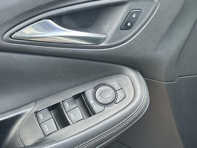 Used 2023 Buick Encore GX Select w/ Sport Touring Package image 25