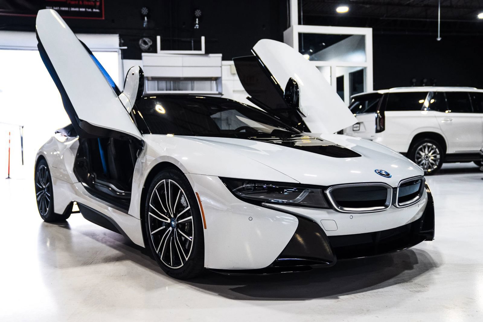 Used 2019 BMW i8 Roadster AWD/4WD image 5