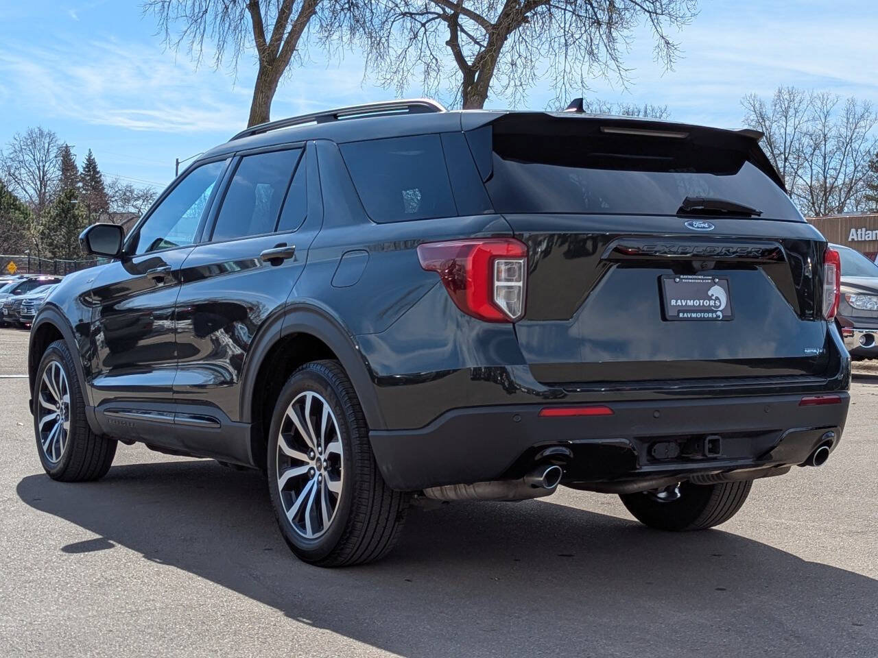 Used 2023 Ford Explorer ST-Line w/ Class IV Trailer Tow Package AWD/4WD image 9