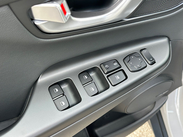 Certified 2023 Hyundai Kona Limited AWD/4WD image 17