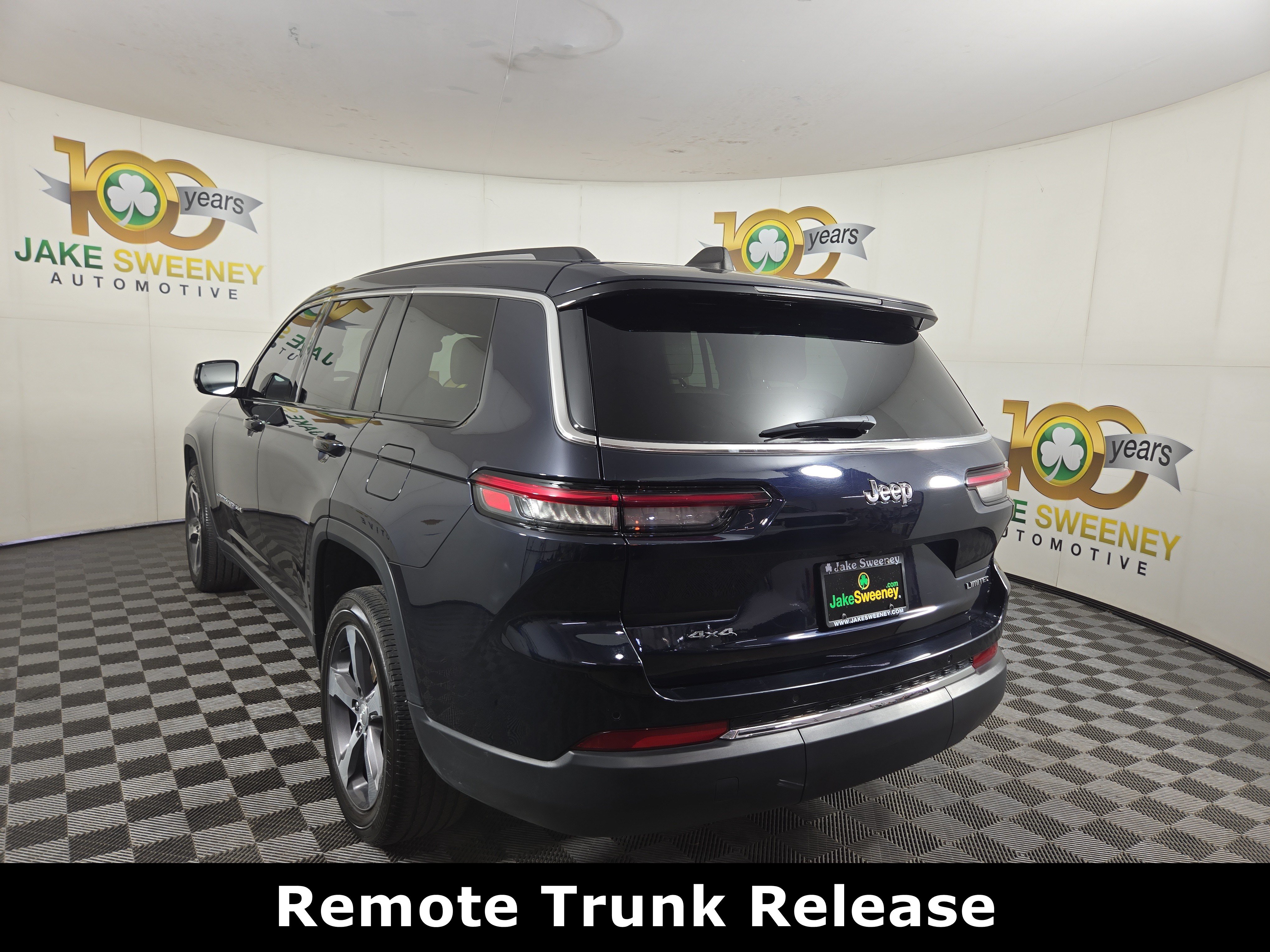 Used 2023 Jeep Grand Cherokee L Limited AWD/4WD image 6