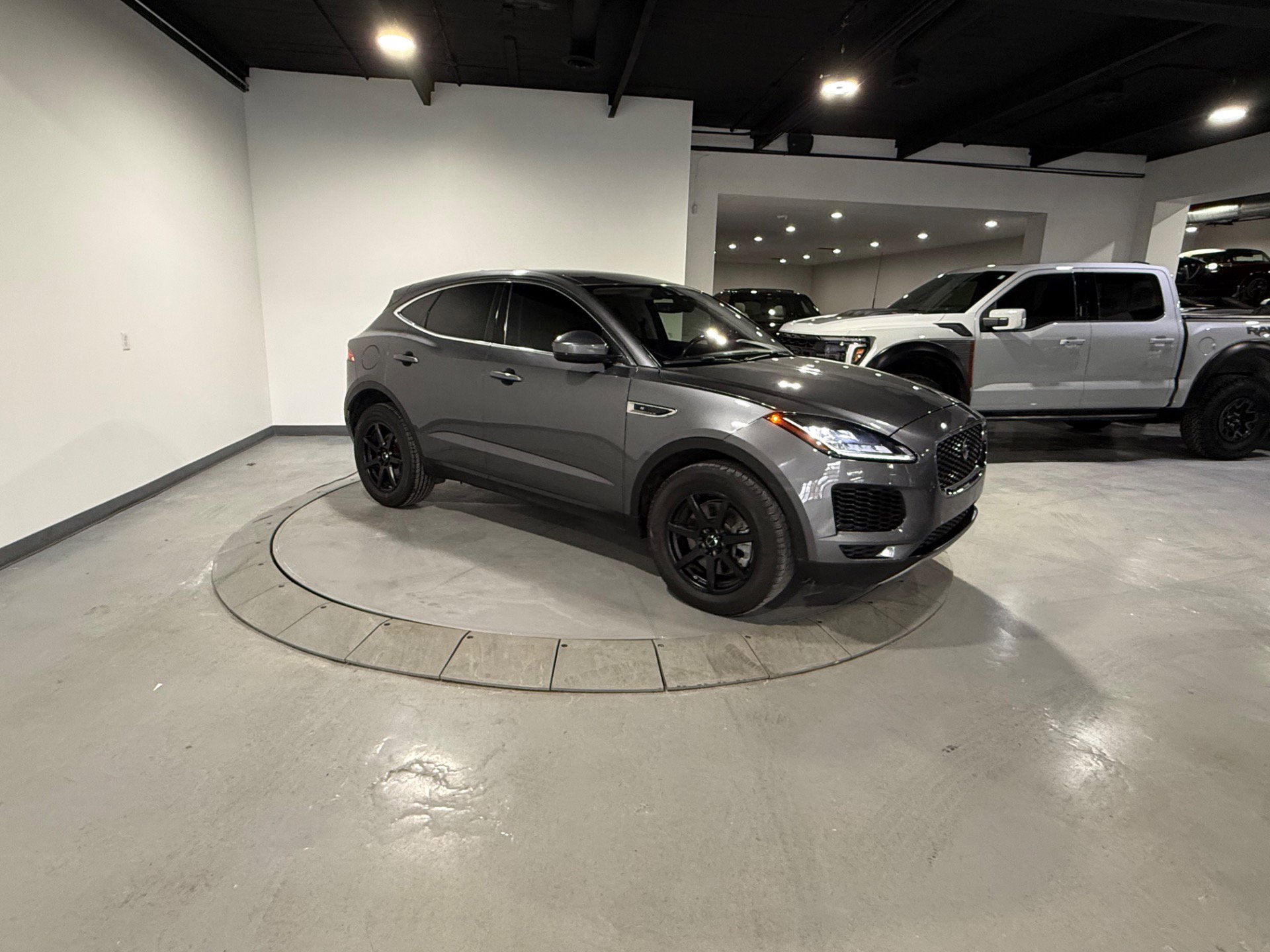 Used 2018 Jaguar E-PACE S image 8