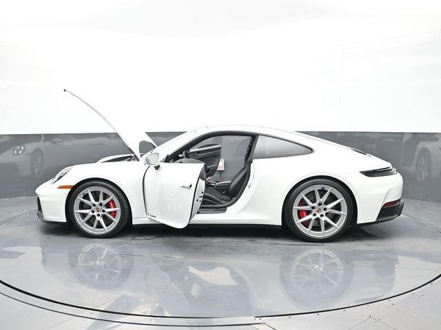 Certified 2025 Porsche 911 Carrera GTS image 28