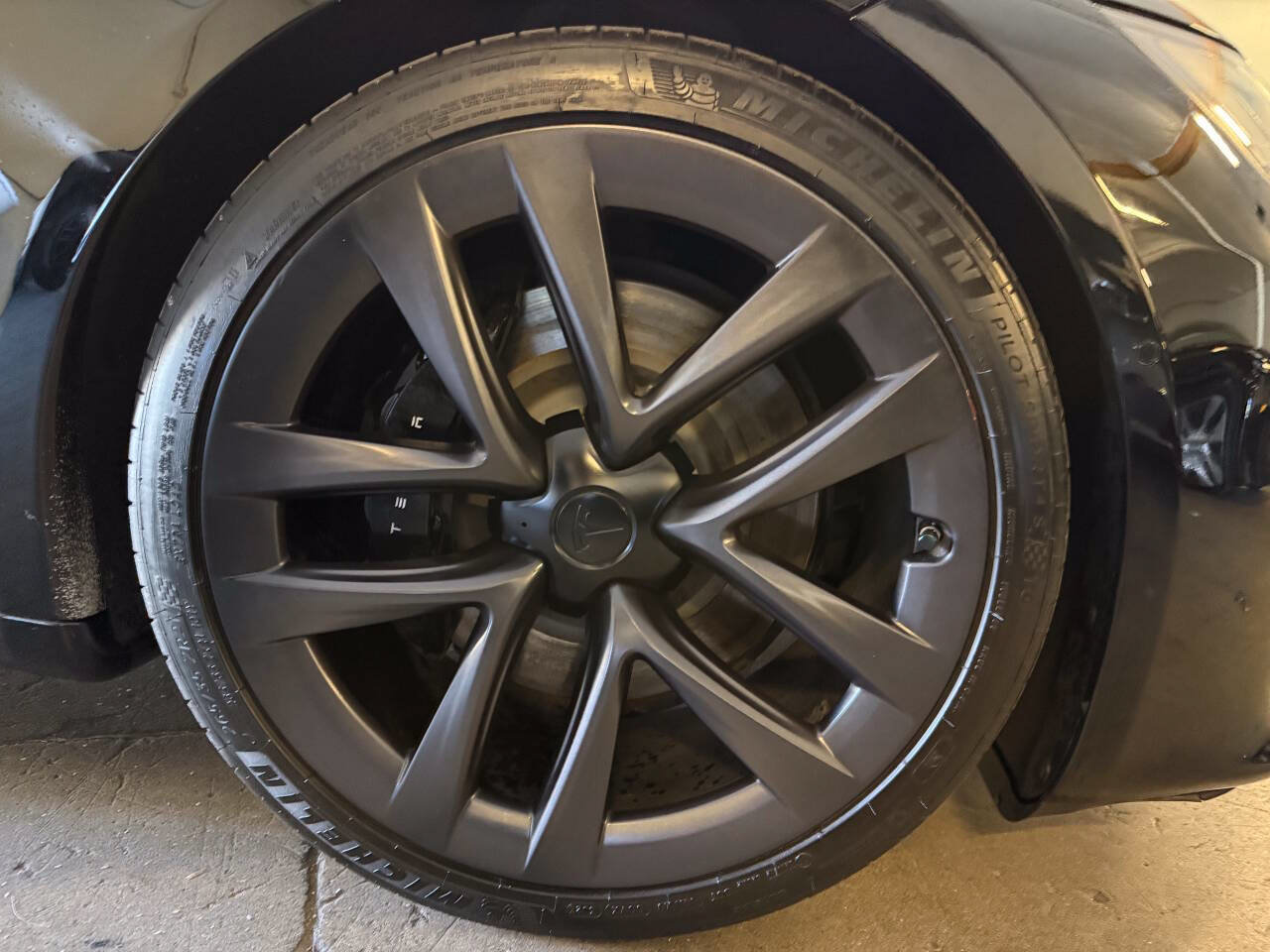 Used 2022 Tesla Model S Plaid AWD/4WD image 37