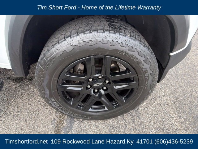 Used 2024 Chevrolet Colorado Trail Boss w/ Technology Package AWD/4WD image 18