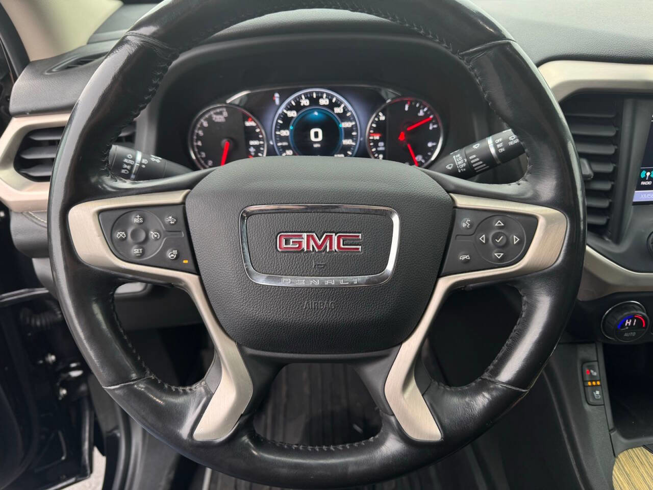 Used 2018 GMC Acadia Denali image 18