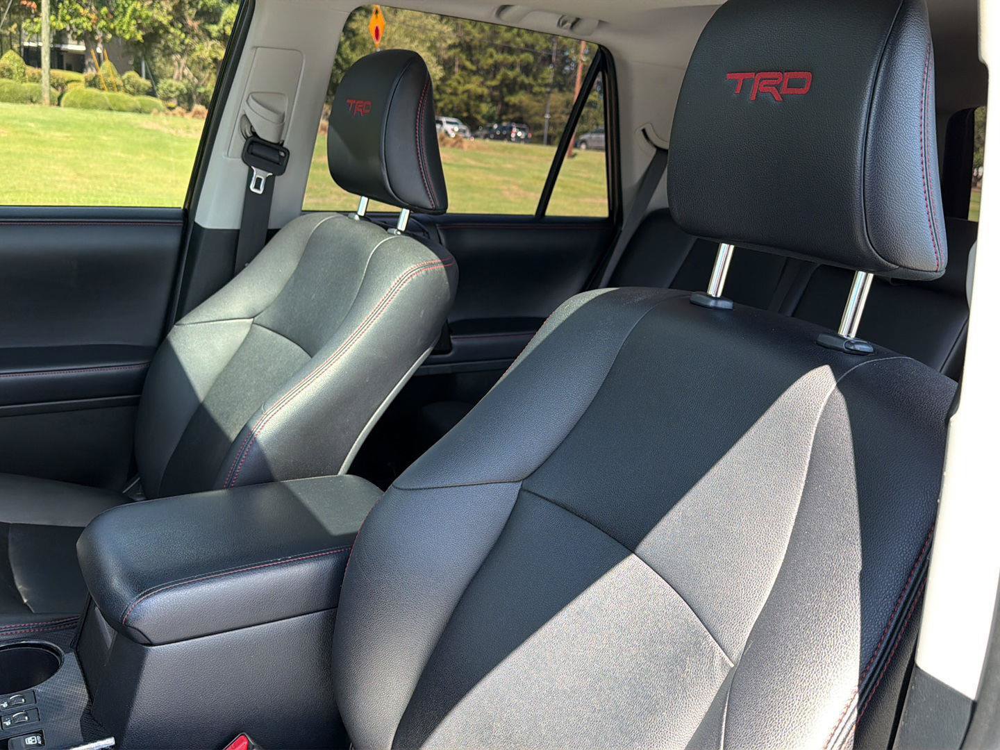 Used 2018 Toyota 4Runner TRD Off-Road Premium AWD/4WD image 32