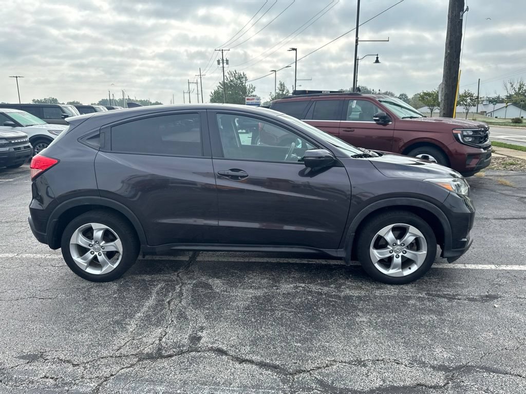 Used 2016 Honda HR-V EX image 2