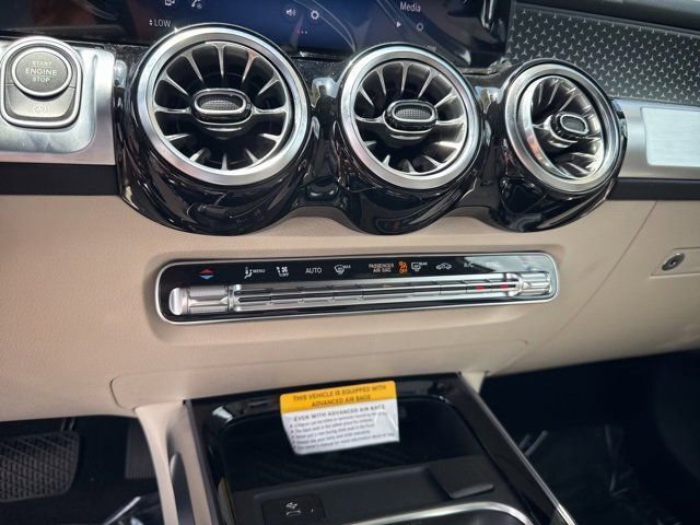 New 2025 Mercedes-Benz GLB 250 image 18