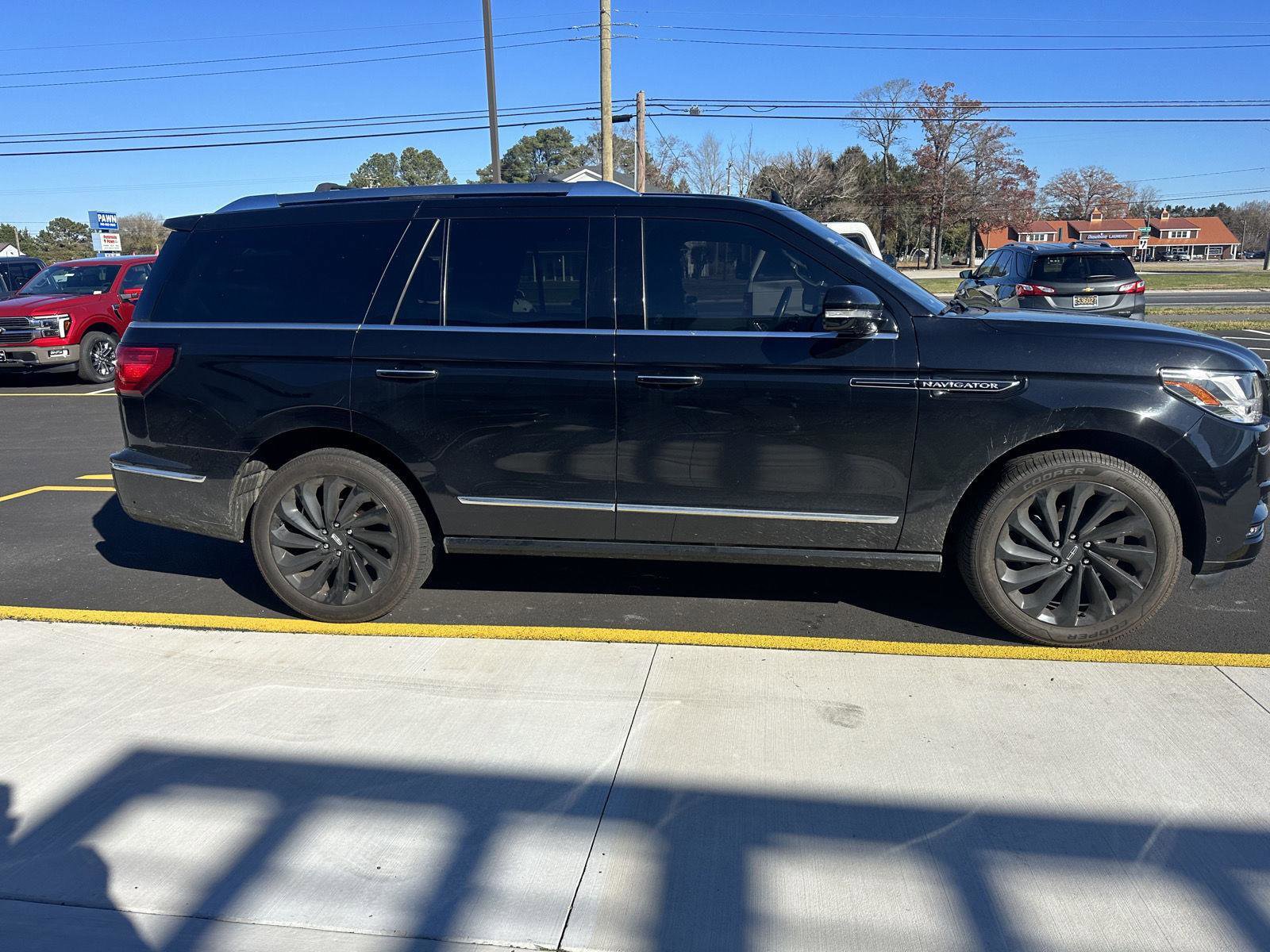 Used 2020 Lincoln Navigator Reserve w/ Equipment Group 208A Reserve image 4