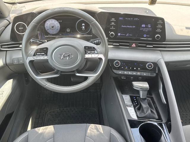 Certified 2021 Hyundai Elantra SEL w/ Convenience Package FWD image 22
