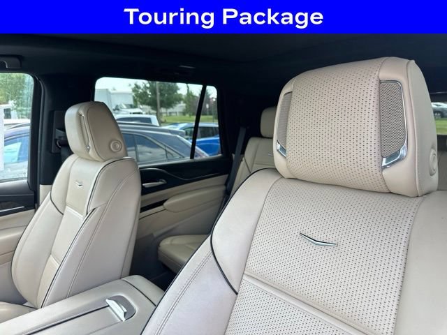 Used 2024 Cadillac Escalade Premium Luxury w/ Performance Package AWD/4WD image 7