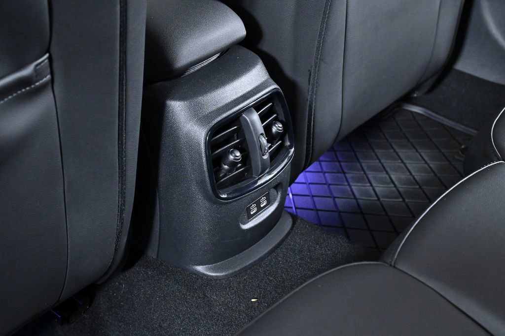 Used 2023 MINI Cooper Clubman S w/ Premium Package image 30