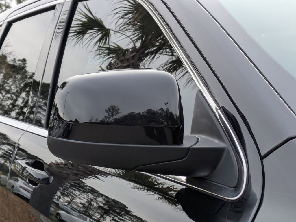 Used 2021 Jeep Grand Cherokee Laredo X image 11