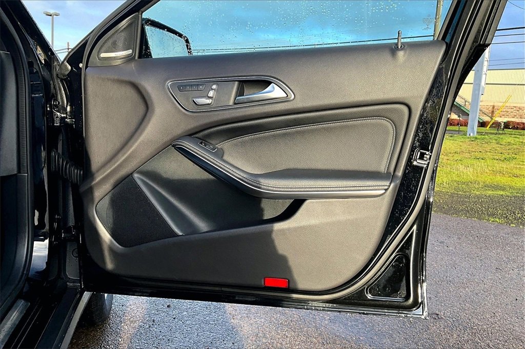 Used 2018 Mercedes-Benz GLA 250 4MATIC image 24